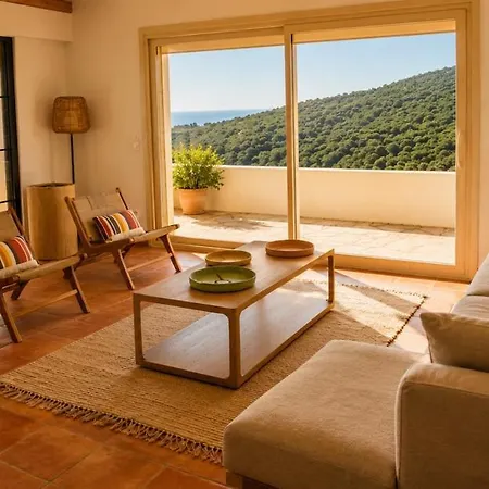וילה Avec Piscine Et Vue A קבלייר-סור-מר